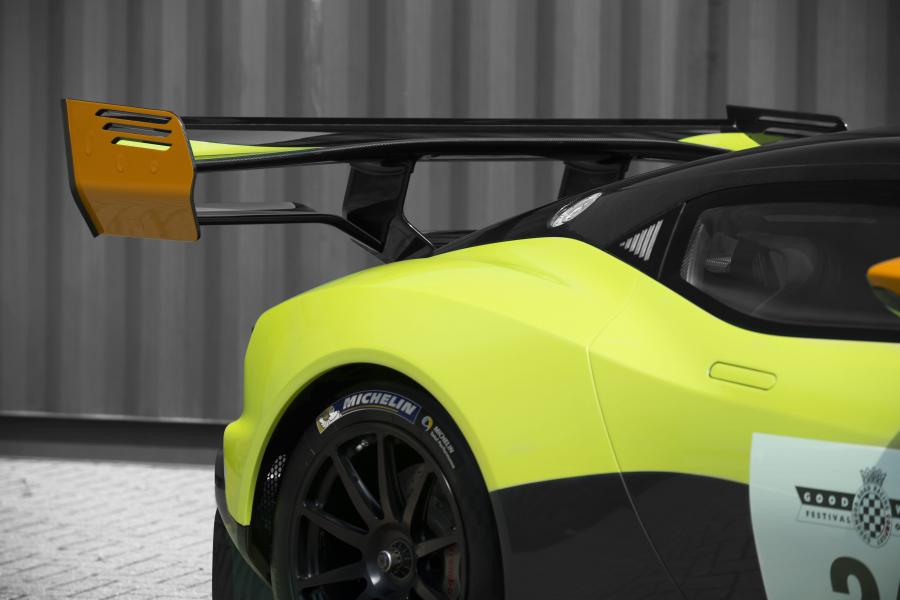 Детали экстерьера Aston Martin Vulcan AMR Pro 2017 года  (фото 15 из 19)